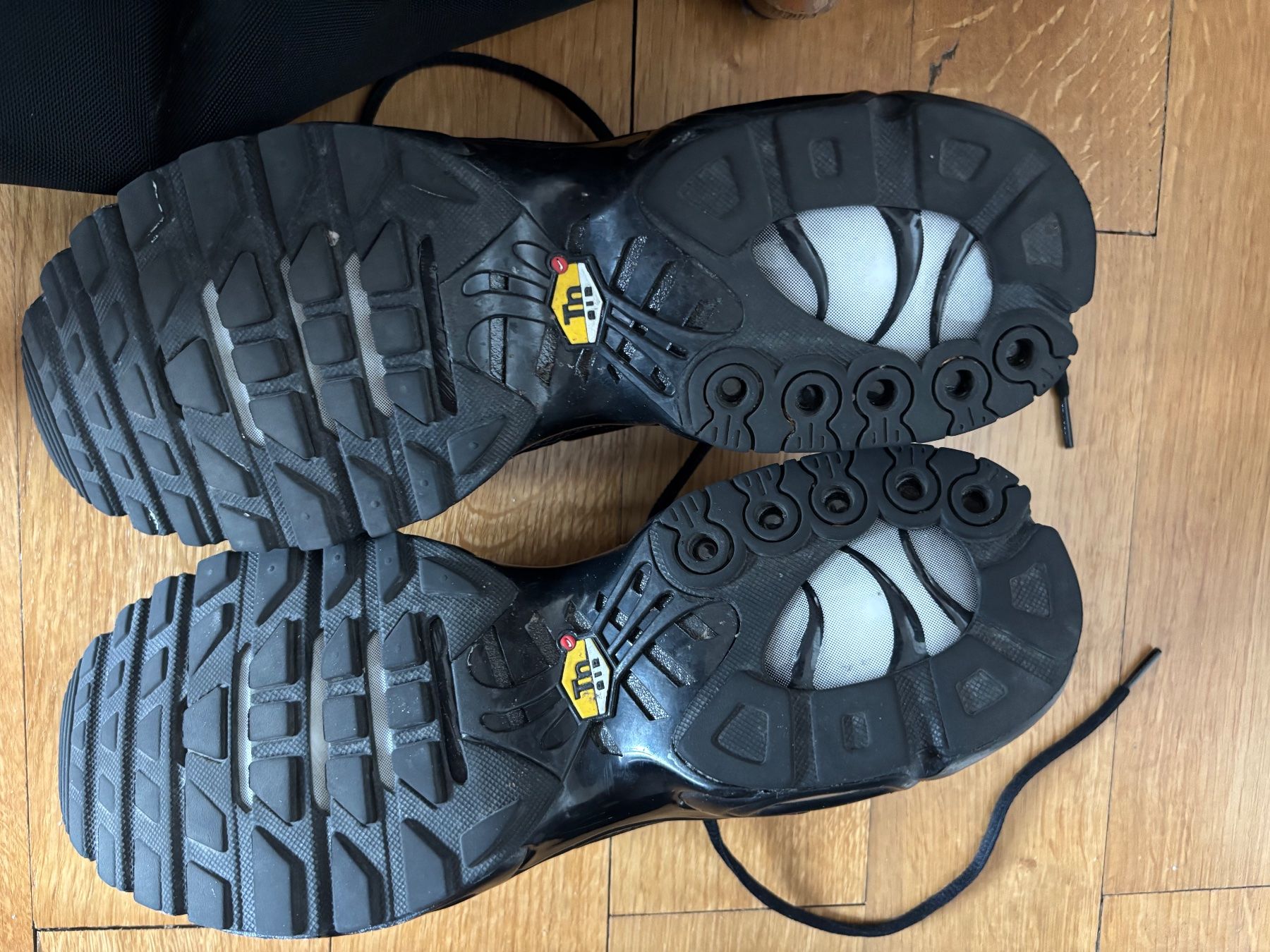 Nike Scarpe da uomo: Nike Tn 44 Schwarz – Usato da Basel venduto da mein__flohmi 2