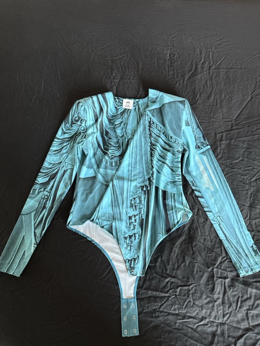 H&M Top: H&M Studio Long Sleeve Bodysuit Blue Print S – Nuovo (secondo la descrizione) da Biel/Bienne venduto da TanyaM02 1