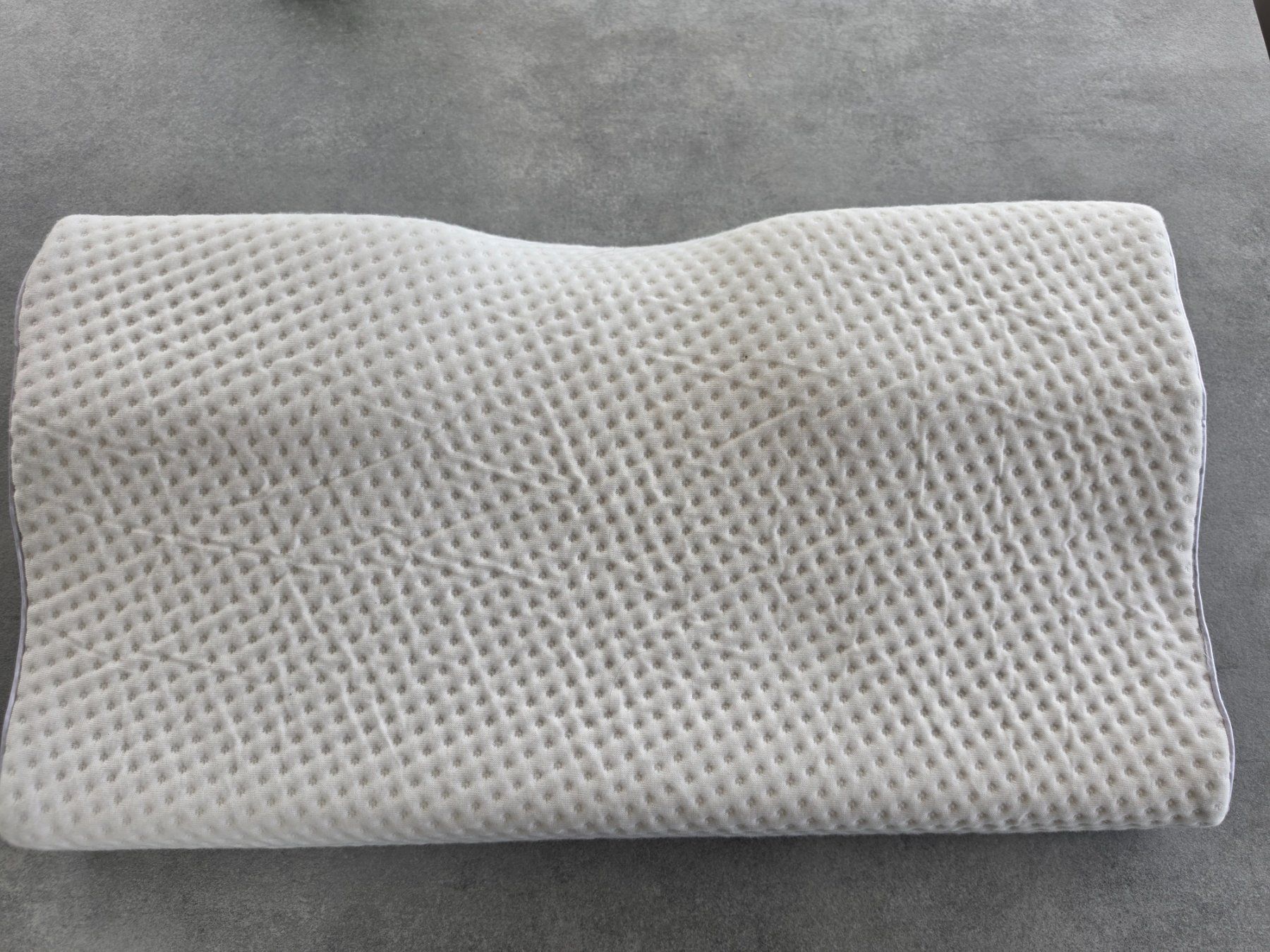 Neues DERILA Kissen, Memory Foam, 50x30cm (Gebraucht) in Pfäffikon ZH für CHF 15 – mit Lieferung auf Ricardo kaufen