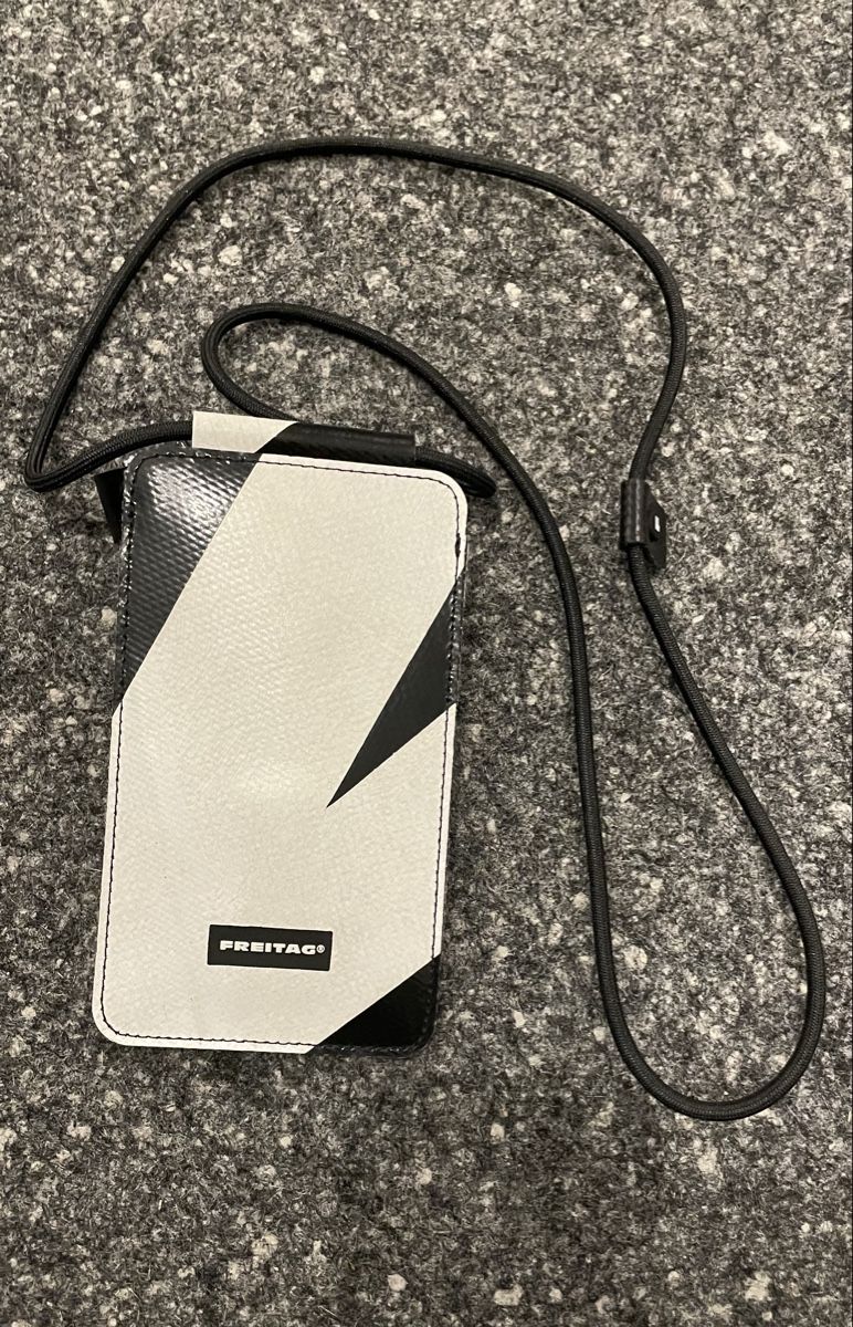 Freitag Coques & Protection écran: Freitag iPhone Hülle Handy – D'occasion à Wallenwil par Pm2000