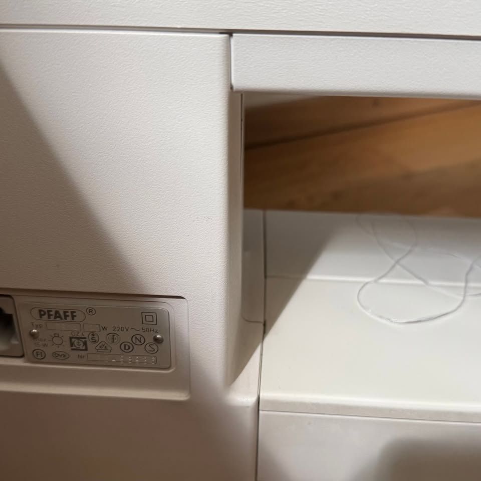 Pfaff Nähmaschinen: Nähmaschine  – Gebraucht aus Zürich von KONTAKT01 2