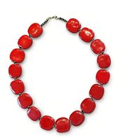 Rote Perlenkette 