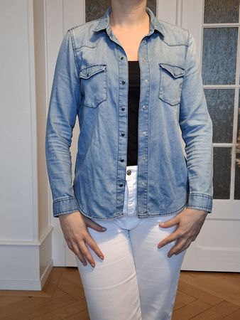Chemise en jean femme - Parfaite pour le printemps!