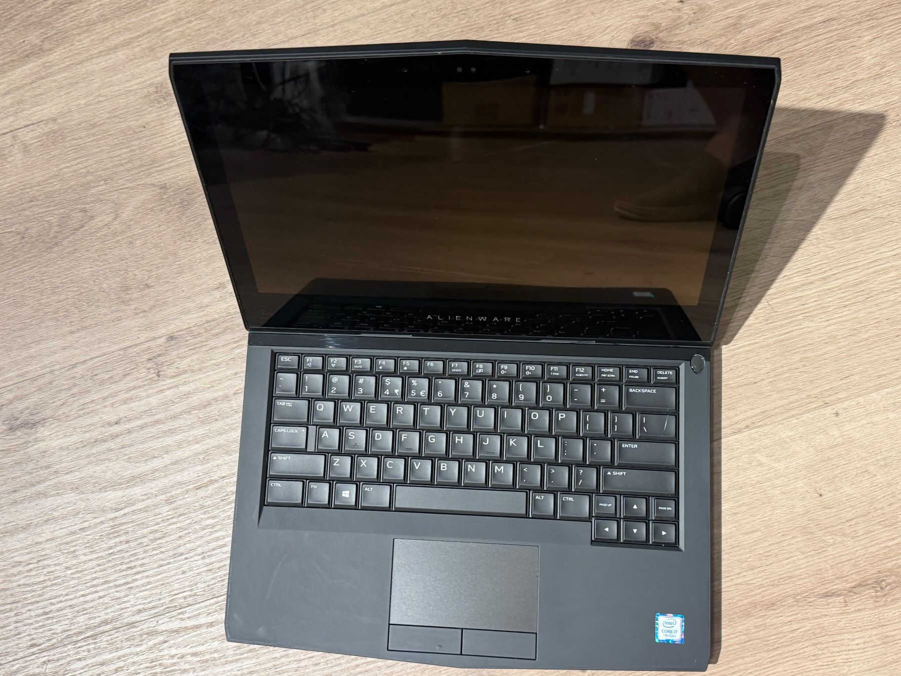 Alienware Notebooks: Alienware 13 R3 – Defekt aus Siebnen von icrservicesolutions 1