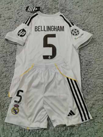 Real Madrid Trikot Set Bellingham, Grösse 164cm