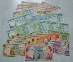 Lot ++ 29 alte Banknoten aus Malta ab 1967