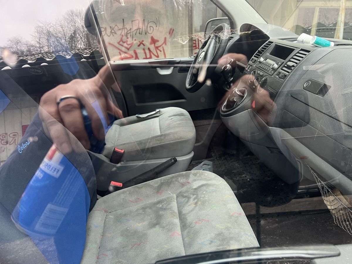 VW Veicoli commerciali: VW T5 Transporter Kasten – Usato da Oberhofen amThunersee venduto da Sammlerboy24 4