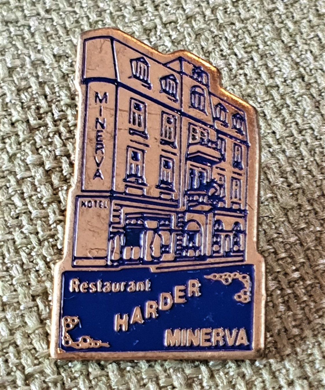 Buoni: D859 Pin Hotel Harder Minerva Interlaken – Usato da Reinach BL venduto da Boston-Verkauf