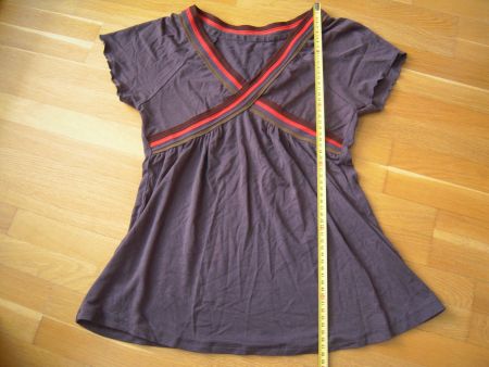 T-Shirt grau mit speziellem Design Gr XS
