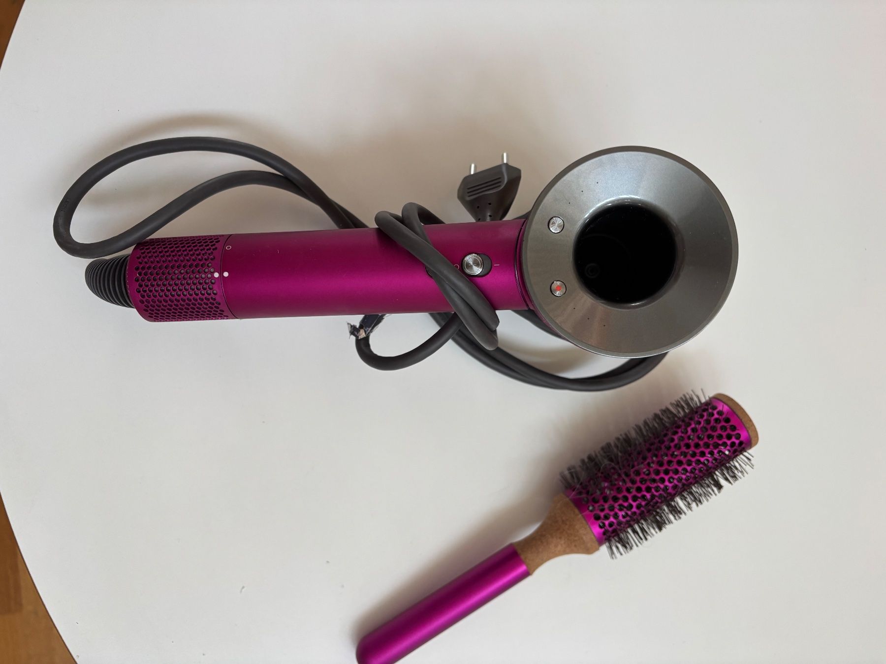 Dyson Sèche-cheveux: Dyson Fön – D'occasion à Zug par Swissananda