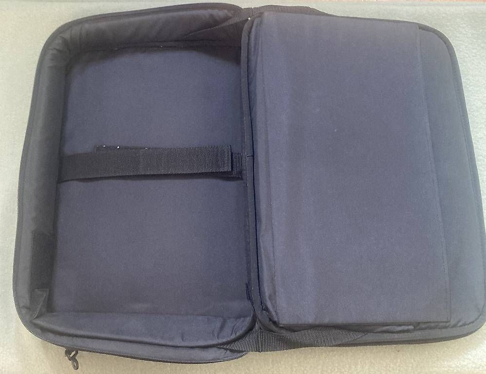 Targus Borse: Laptop Tasche – Usato da Riehen venduto da Albi2010 2