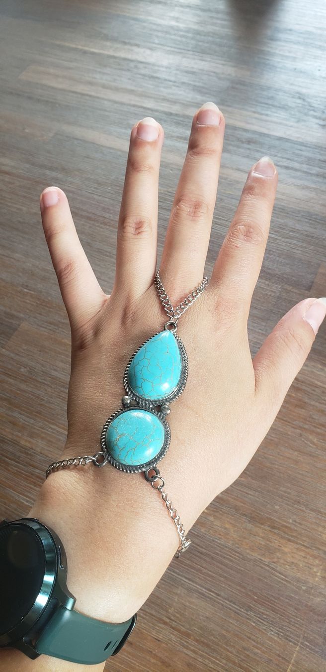 Bracelets: Bijou de main – Neuf (Voir description) à Le Séchey par Jill93 1