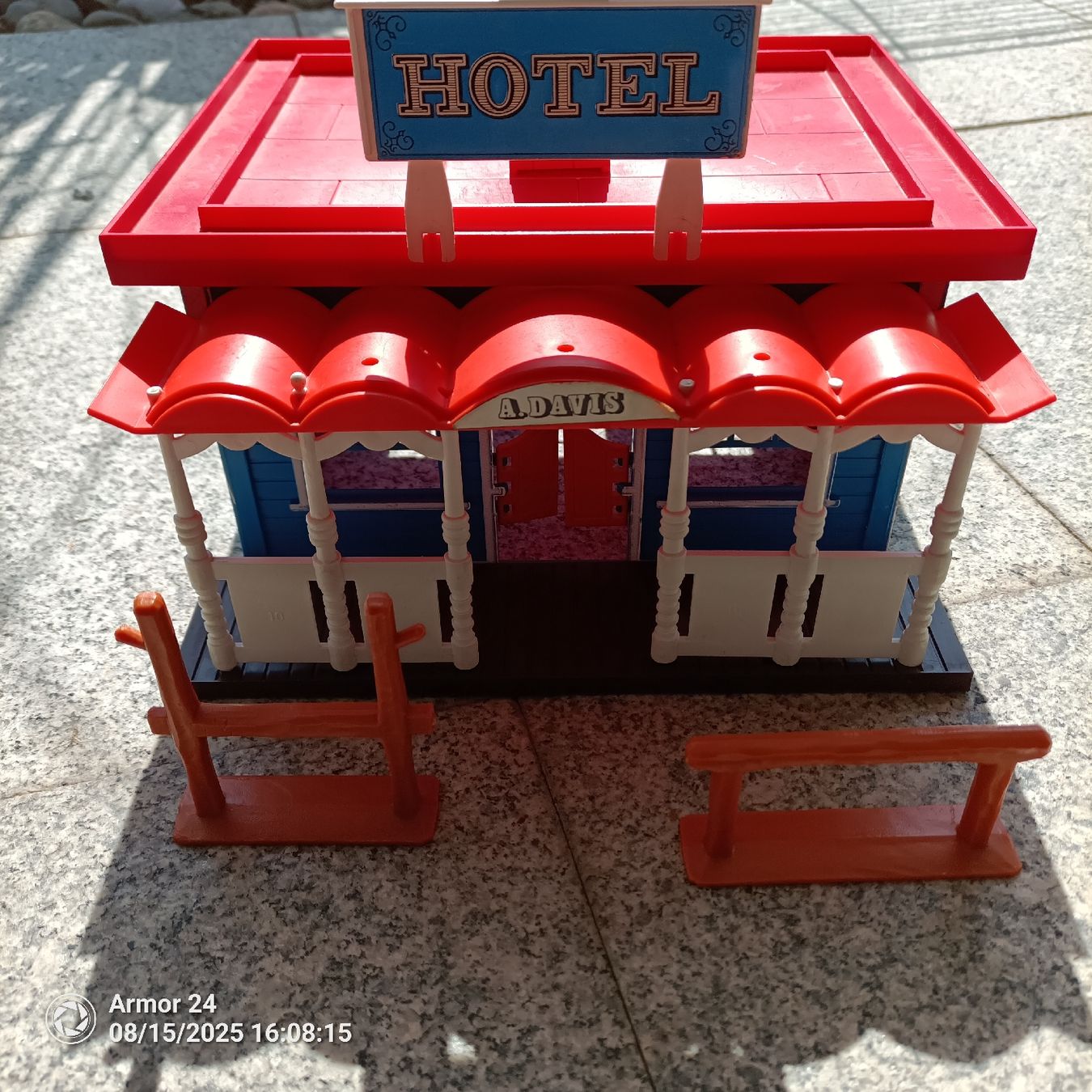 Giocattoli: Play Big Gebäude Hotel "SELTEN" – Usato da Emmen venduto da Mocck