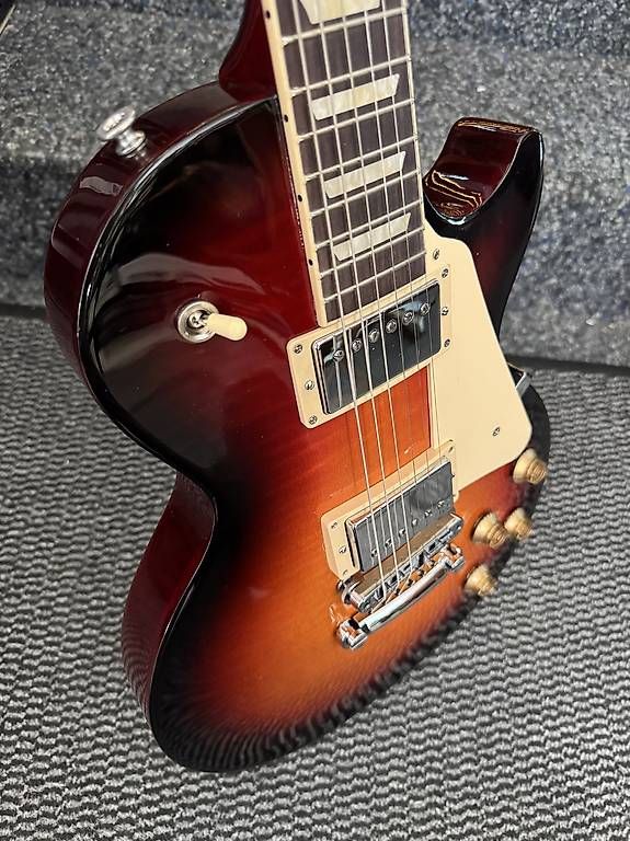 Strumenti musicali: Gibson Exclusive Les Paul Studio Figured Tri Burst  – Usato da Morges venduto da GvnMusic 9