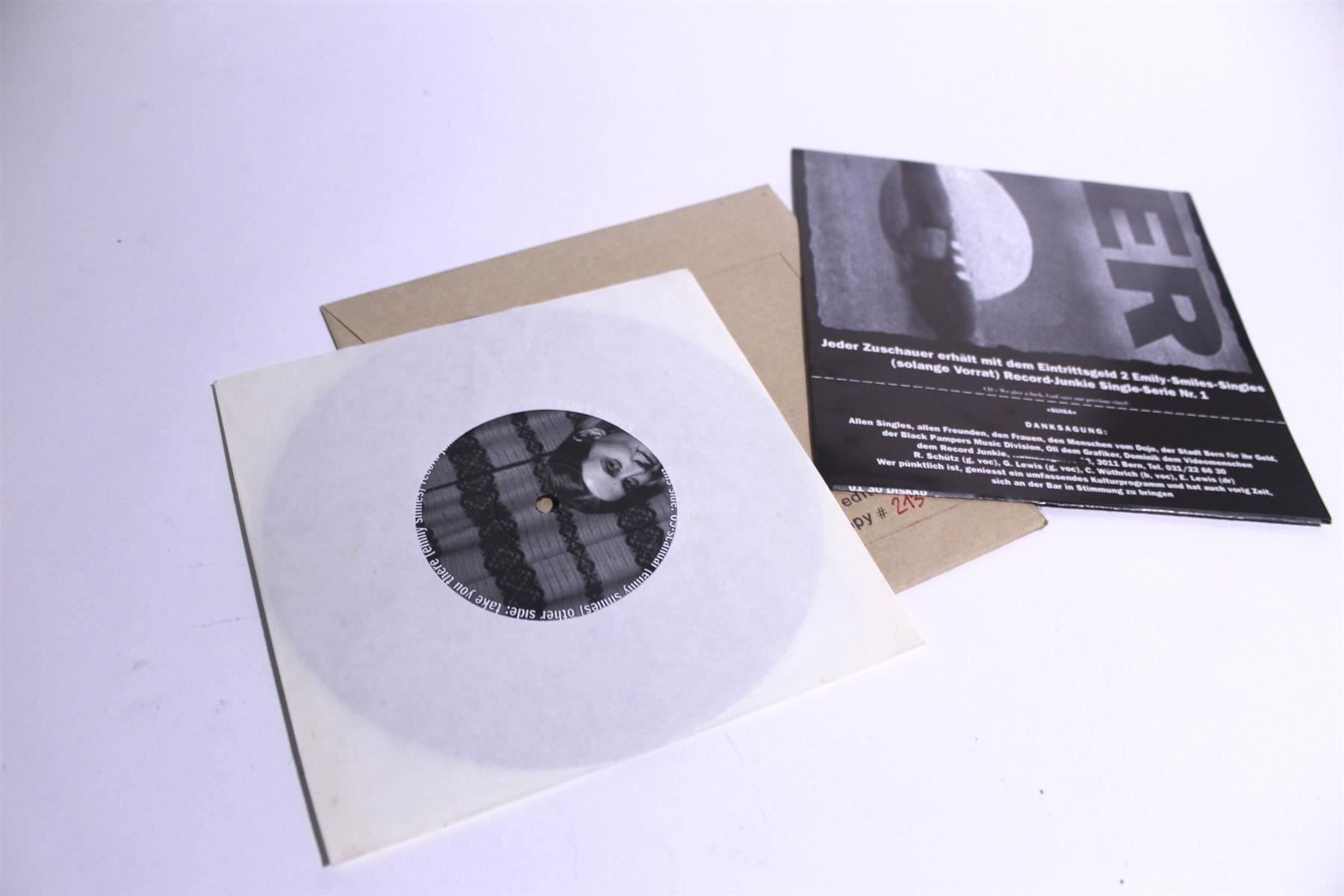 Dischi in vinile: EMILY SMILES: 69 Scandals / Take You... – Usato da Bern venduto da kultiges 7