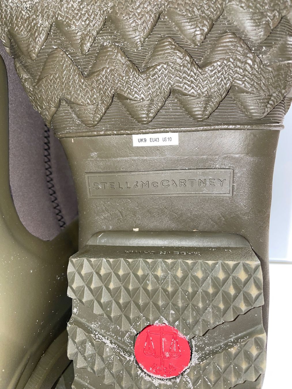 Herrenschuhe: Olivfarbige Hunter Gummistiefel 'Stella McCartney', Gr 43 – Neu (gemäss Beschreibung) aus Wolfhausen von Mawere 1