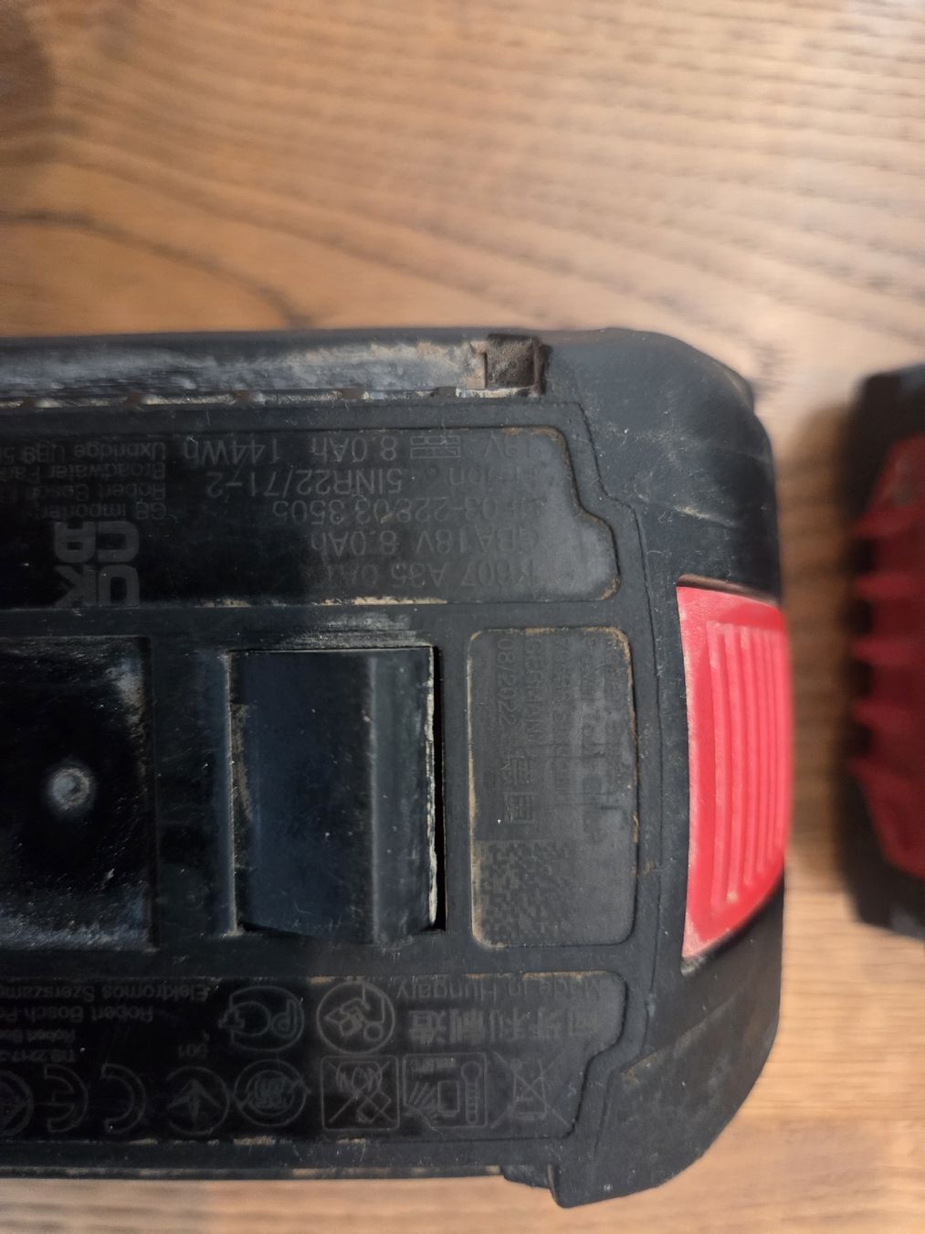 Bosch Caricatori & Batterie: 4 Bosch Akkus ProCORE 18V 8.0Ah  – Difettoso da Schaffhausen venduto da Gogologo 5