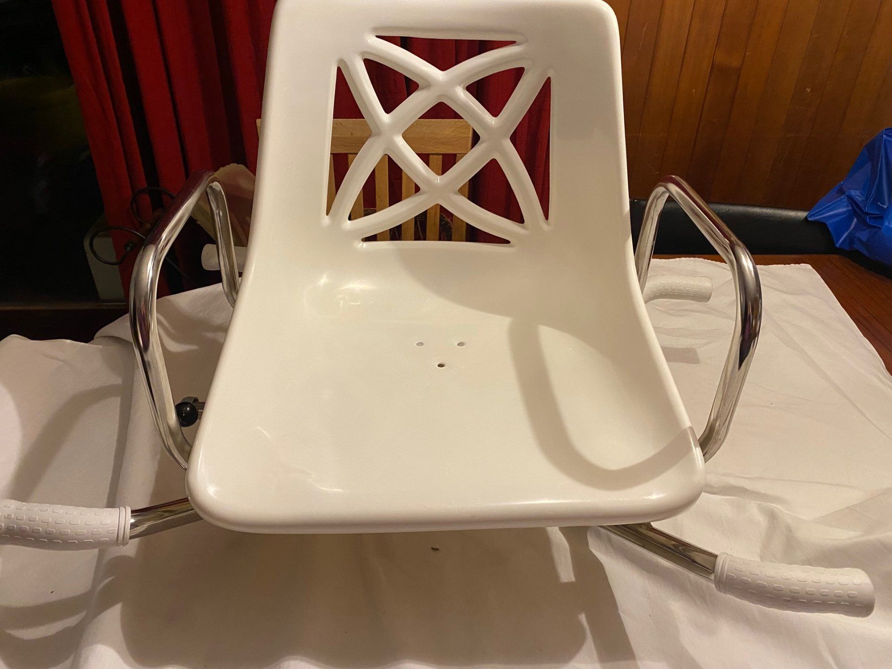 Chaises: Badewannensitz drehbar Top Zustand – D'occasion à Grüt (Gossau ZH) par mbo_sjr7
