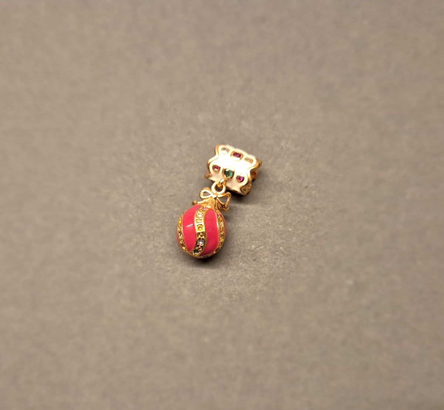 Anhänger: Charm Weihnachtskugel +Garantie – Neu (gemäss Beschreibung) aus Rotkreuz von Carbone_Bijou-Shop