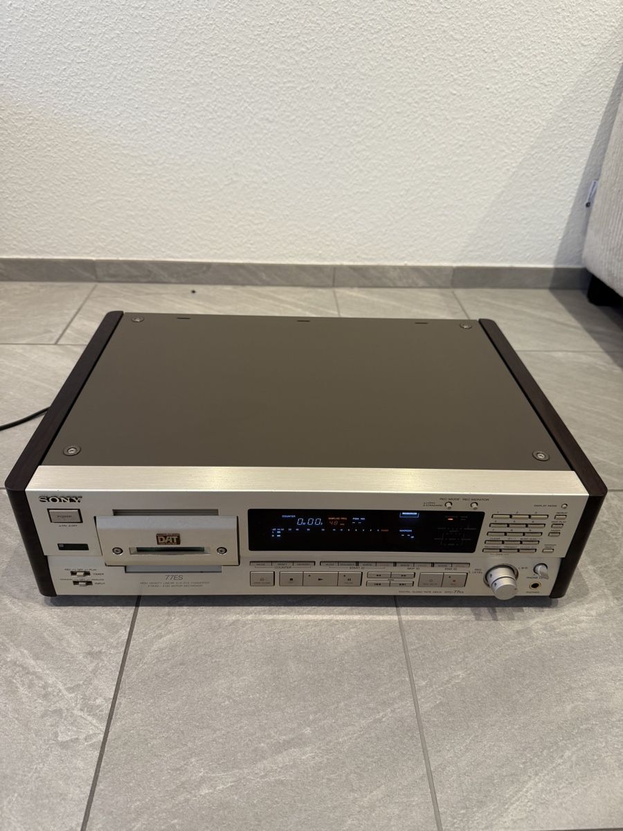 Sony Registratori: Sony DTC 77 ES DAT Recorder gebraucht holzseiten – Usato da Muttenz venduto da dav_t52f 1