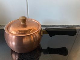 Kleine Kupfer-Panne mit Deckel
