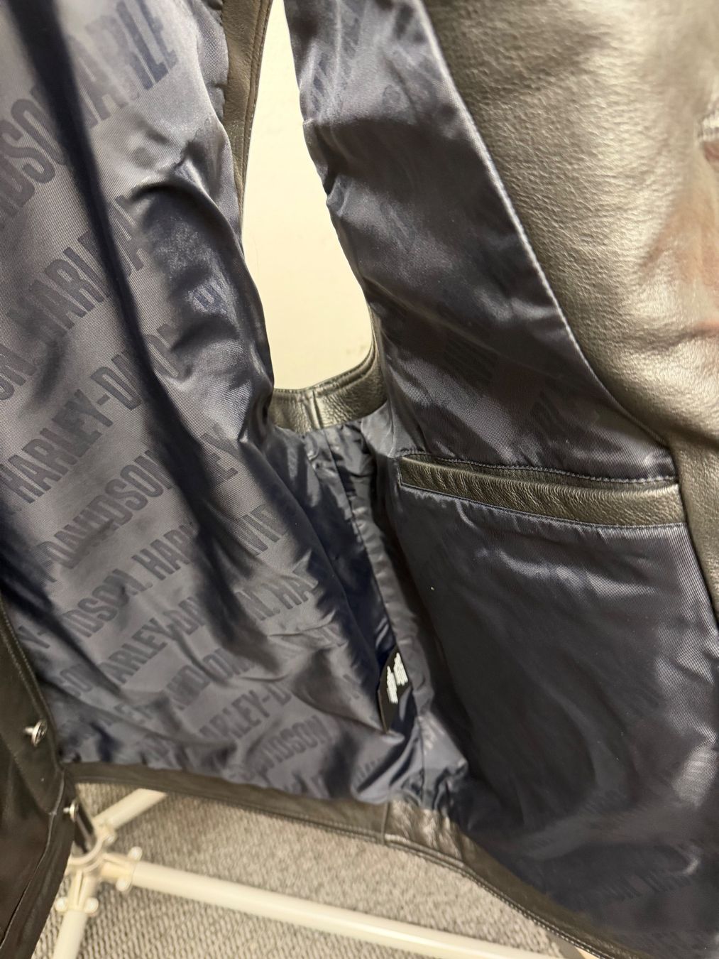 Harley-Davidson Gilets & Westen: Harley Davidson Ledergilet – Gebraucht aus Rüti ZH von Marajoki 2
