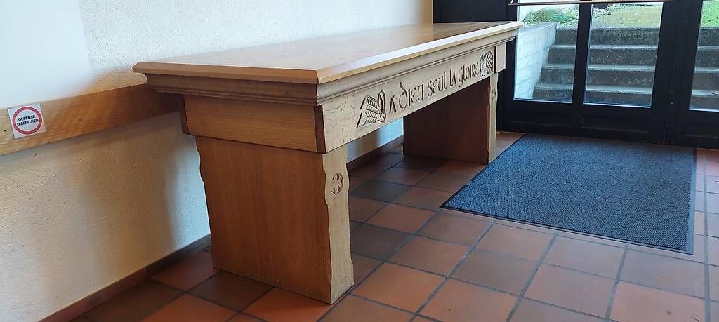 Tische: Table en bois massif – Gebraucht aus Rocourt von Ouzetau