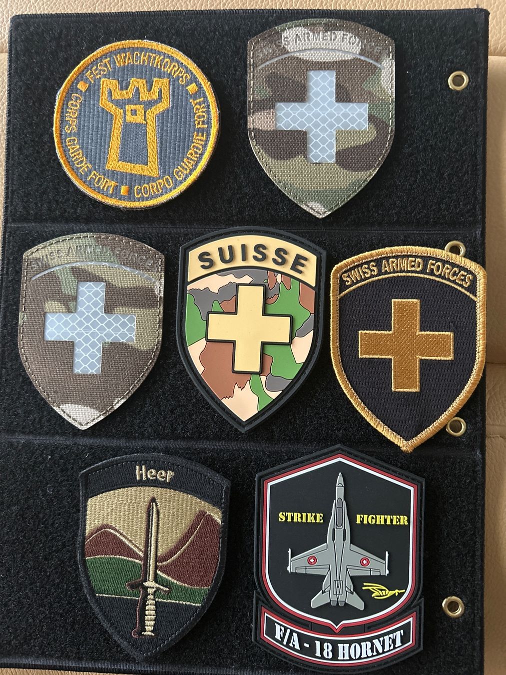 Schweizer Armee Toppe: Lot Patches Schweizer Armee – Nuovo (secondo la descrizione) da Hausen am Albis venduto da MACV62