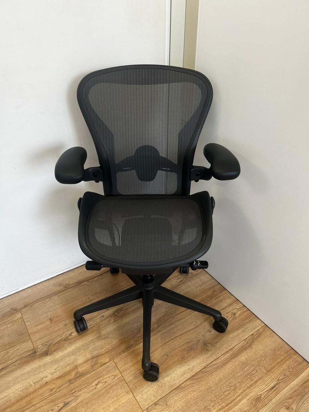 Herman Miller Sedie: Herman Miller Aeron Remastered Full Option – Usato da Purmerend venduto da Offeco 1