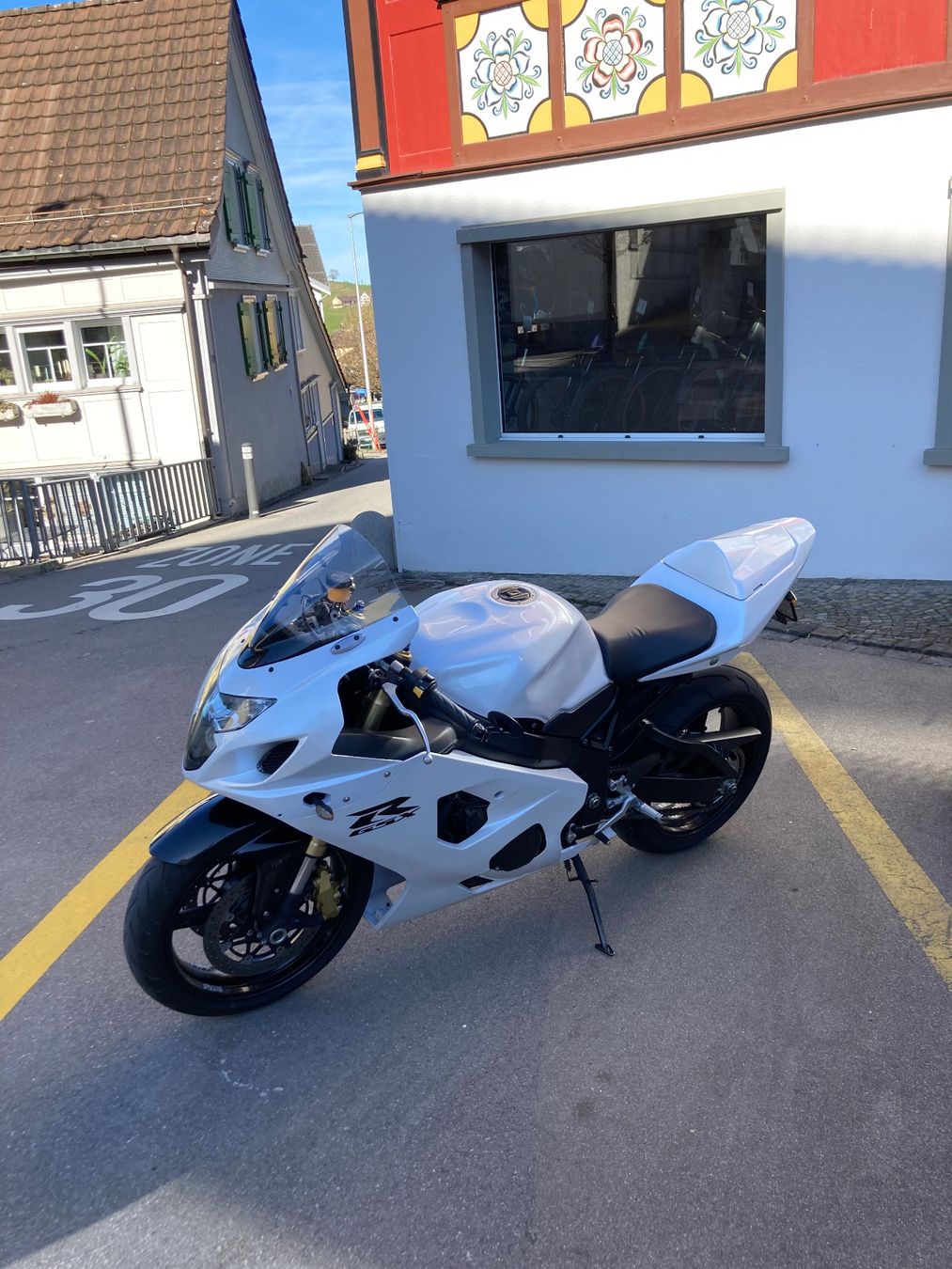 Suzuki Strasse: Suzuki GSXR 750 (108.8 kw) – Gebraucht aus Gams von mor_7h8q 1