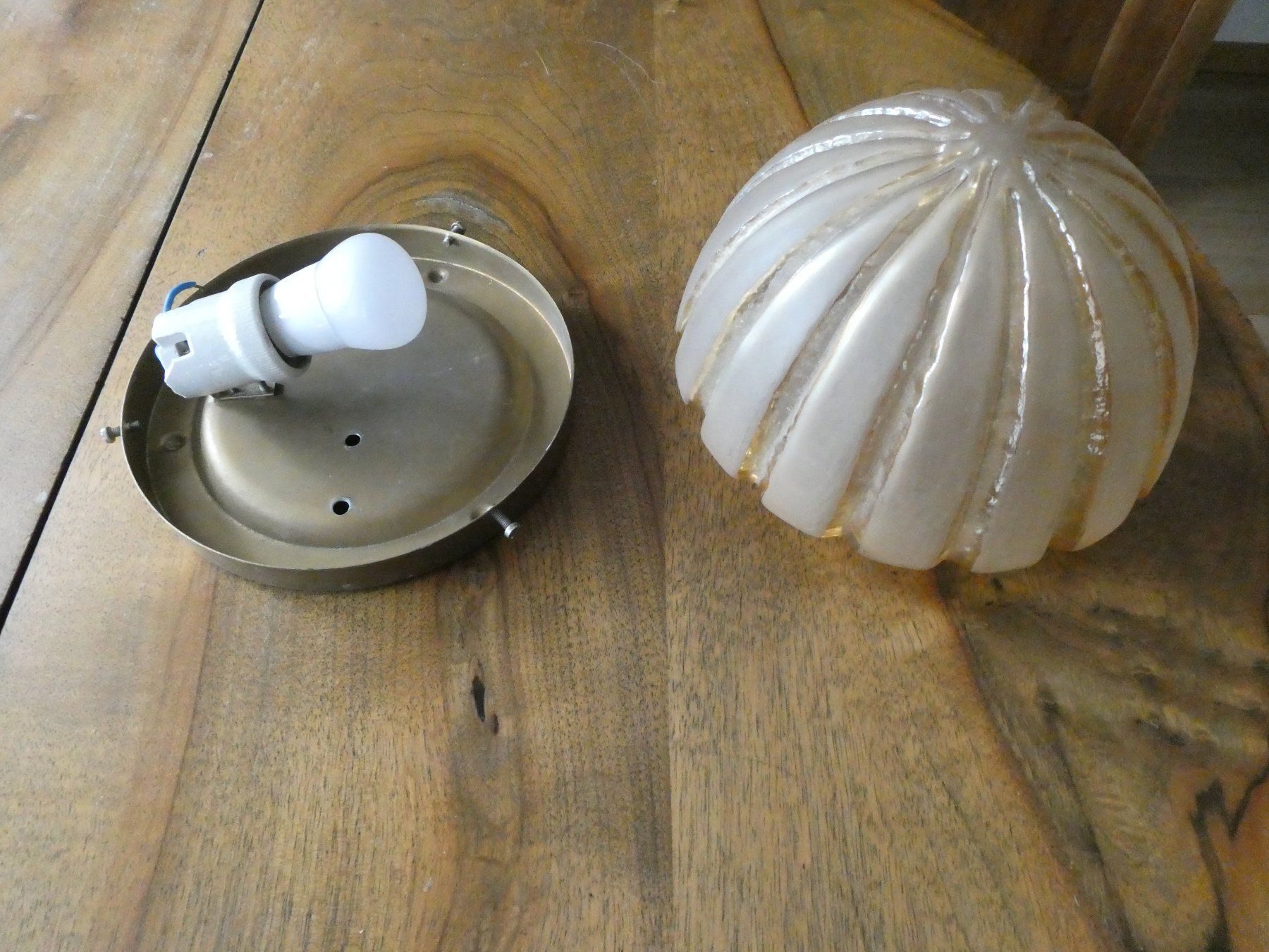 Lampadari & plafoniere: Antike Deckenleuchte mit Glasglosche – Usato da Basel venduto da Robyn 1