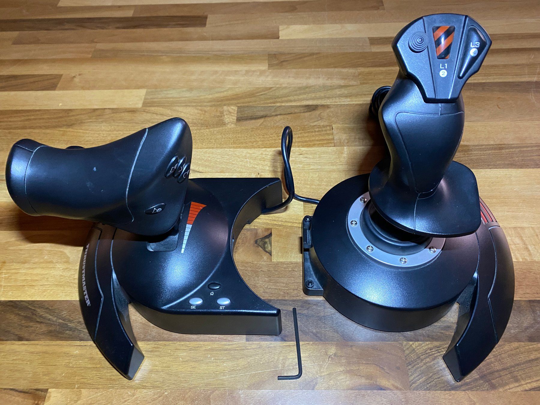 Thrustmaster Controller: Thrustmaster T-Flight X Game Controller – Gebraucht aus dübendorf von Juegeswiss 5
