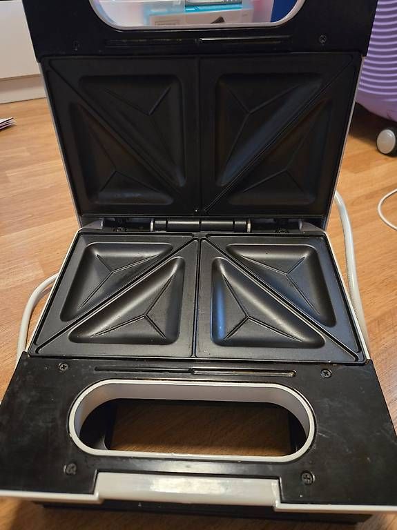 Küchengeräte: SilverCrest Sandwich Maker – Gebraucht aus Dettighofen von mirmu-7816 1