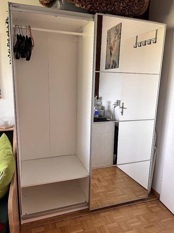 Schränke: Kleiderschrank, Schrank – Gebraucht aus Bubendorf von Crocusvernus 3