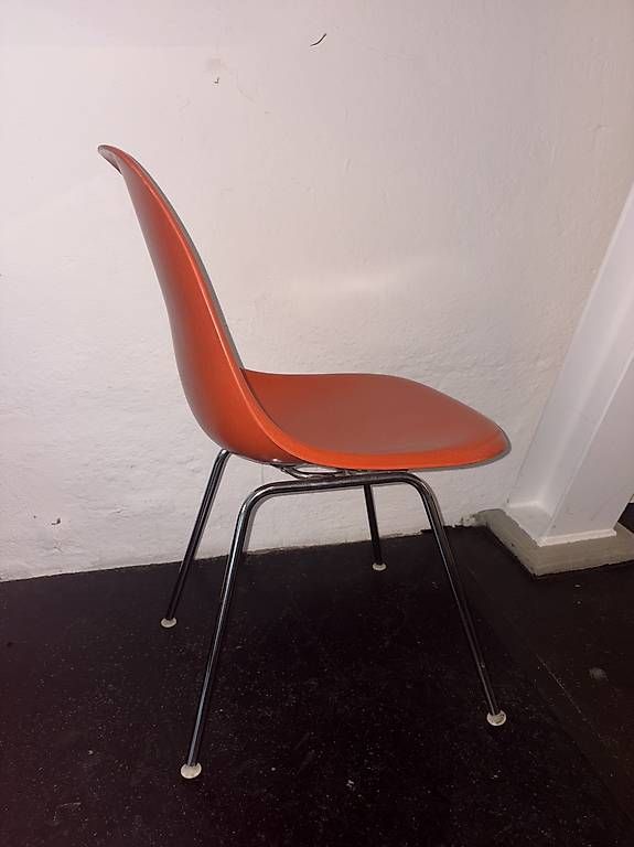 Eames Sedie: Vintage Eames Fiberglass Shell Chair – Usato da Bern venduto da PicPocket 4