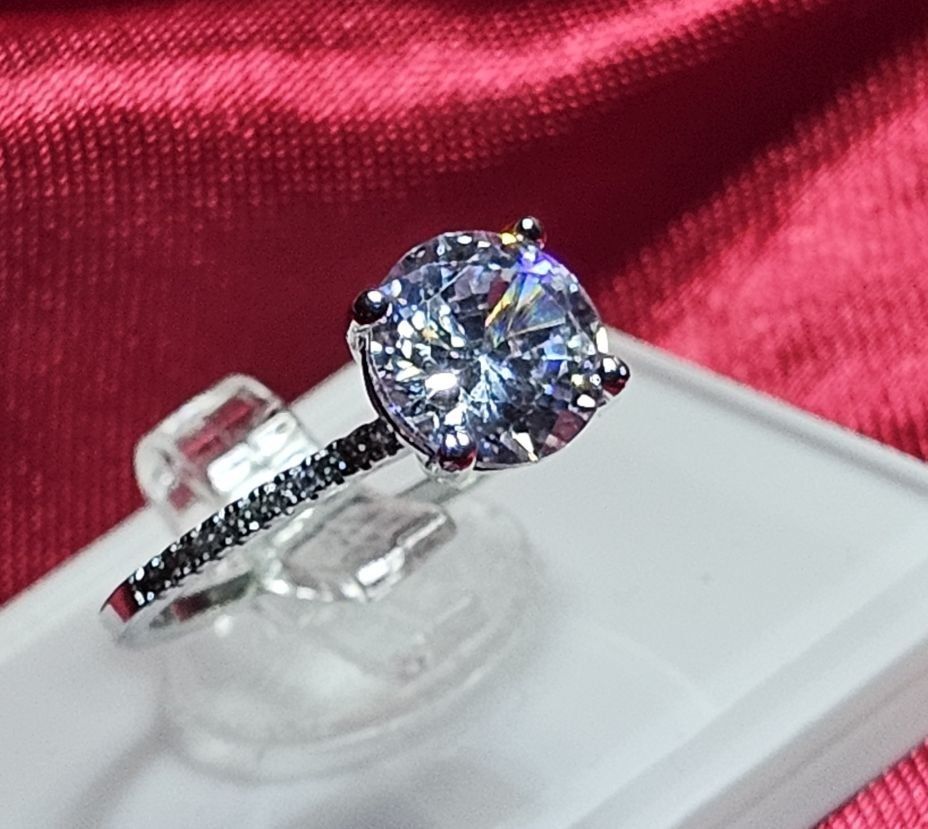 Anelli: Eleganter Ring mit grossem Zirkonia, 925 versilbert, Gr. 9 – Nuovo (secondo la descrizione) da Grenchen venduto da maretop 7