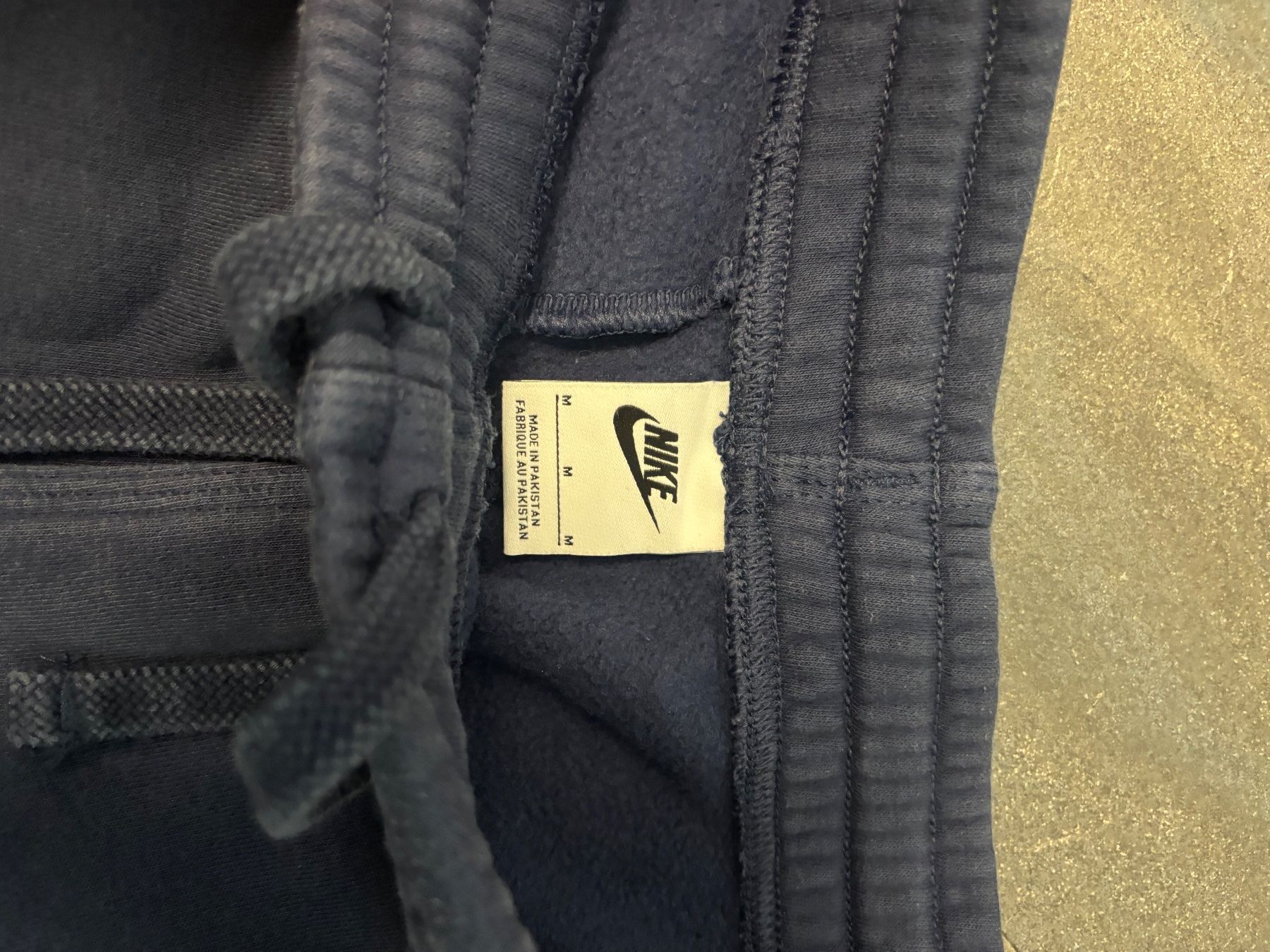 Nike Pantaloni: Nike Jogginghose – Usato da Diepoldsau venduto da Theatom0 2
