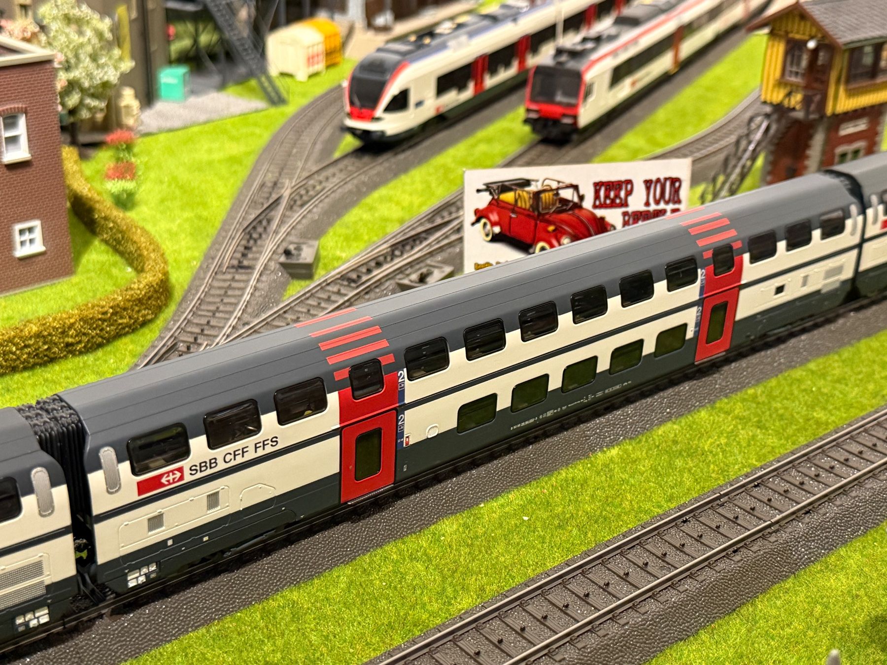 Roco Modelleisenbahnen: Roco - SBB IC 2000 mit Verstärkungsmodul - h0, AC, digital – Gebraucht aus Solothurn von NB_SO 3