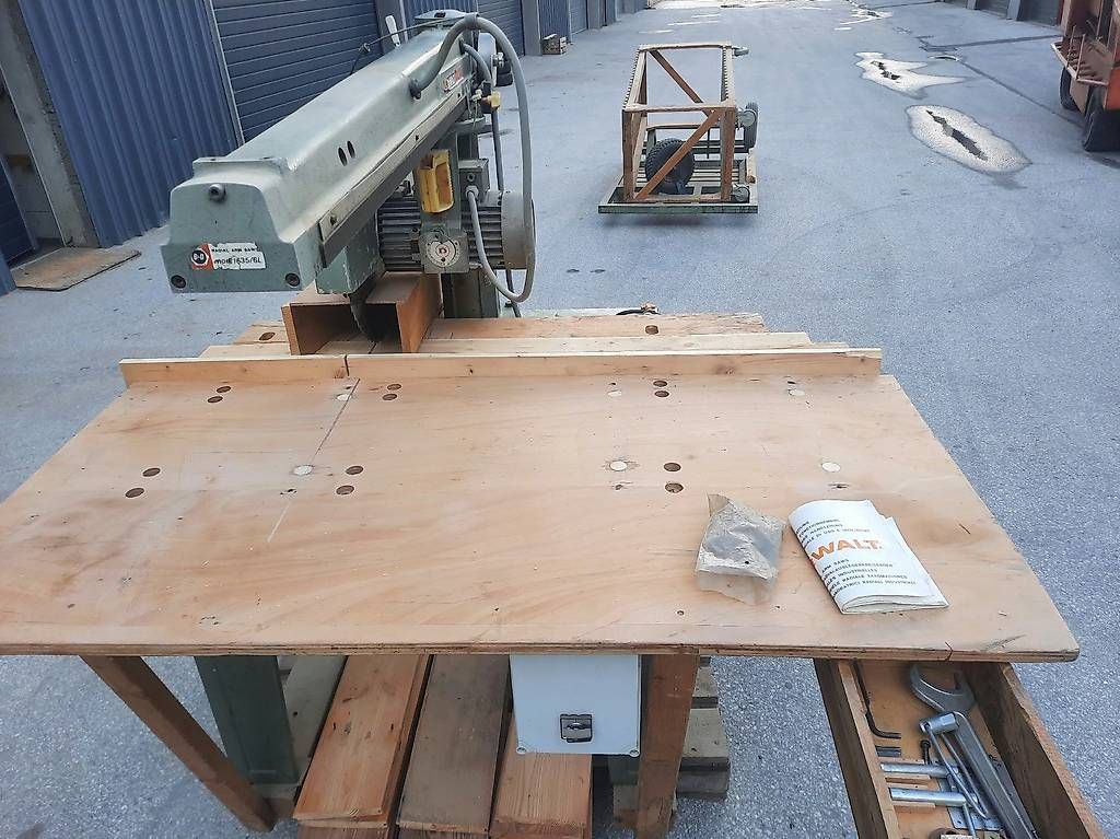 Scies: Scie circulaire DeWalt – D'occasion à Salvan par cra_qnt2