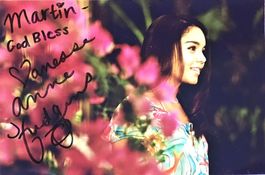 Vanessa Hudgens Autogramm signiert Foto 13x18cm