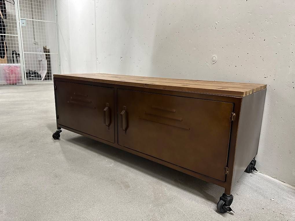 Maisons du monde Mobili TV: TV Möbel Maisons du Monde - Echtholz und Metall – Usato da Freienbach venduto da pas_h6td