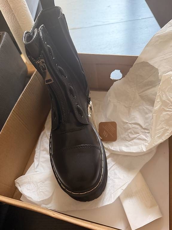 Bottes de soin: Boots new – D'occasion à Bern par men_cl8x 1