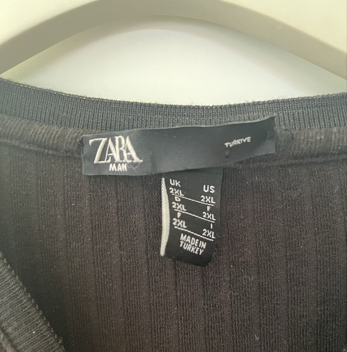 Zara T-shirt: Zara Man T-Shirt Gr. 2XL – Usato da Rapperswil SG venduto da zani_st 1