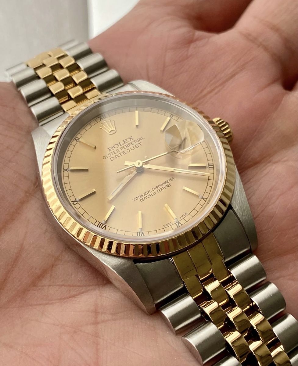 Rolex Montres: Rolex Datejust 16233 mint circa 2002 – D'occasion à Neuchatel par mar_9blm 1