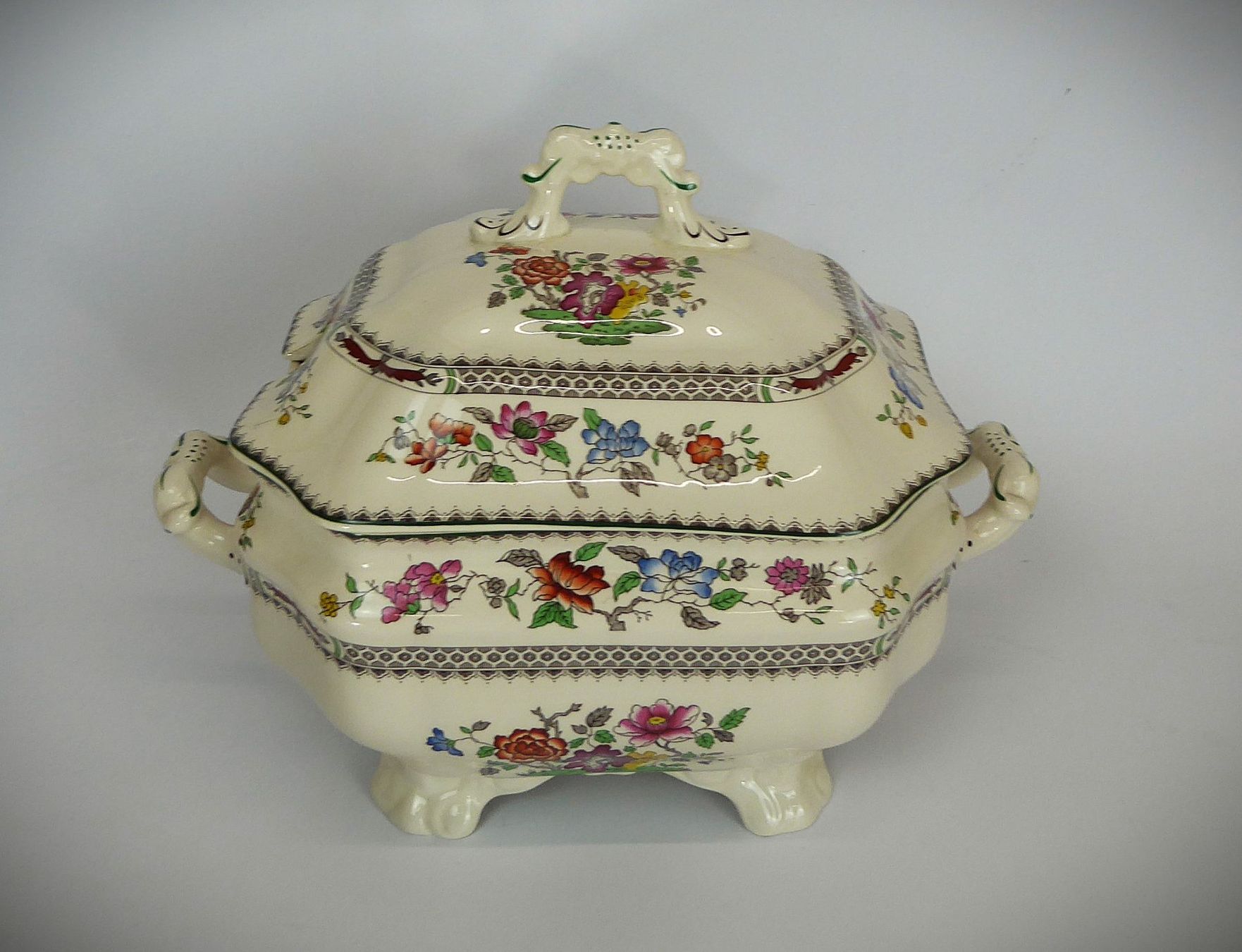 Spode Schalen: Suppenterrine mit Deckel Spode "Chinese Rose" – Gebraucht aus Bern von blaukreuz-brocki_BE