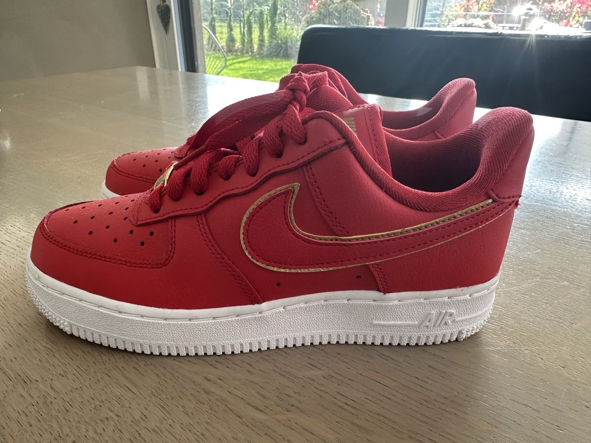 Nike Scarpe da uomo: Nike Air Force 1 (Grösse 36.5) – Nuovo (secondo la descrizione) da Jona venduto da Stijo6