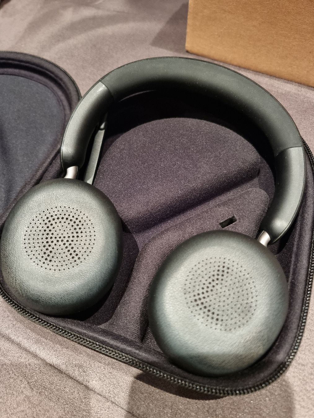 Jabra Casques audio: Jabra Kopfhörer mit Case – D'occasion à Balzers par Homeandgarden 1