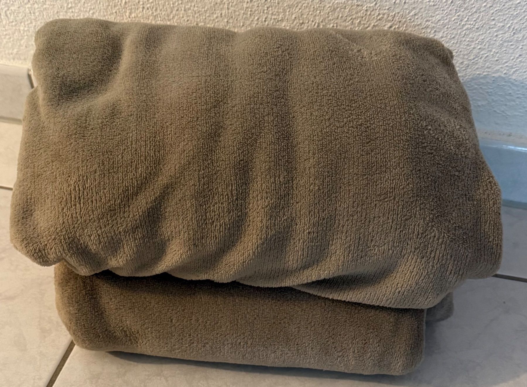 Coperte: 3x Kuscheldecke – Usato da Luzern venduto da CocoLoco82