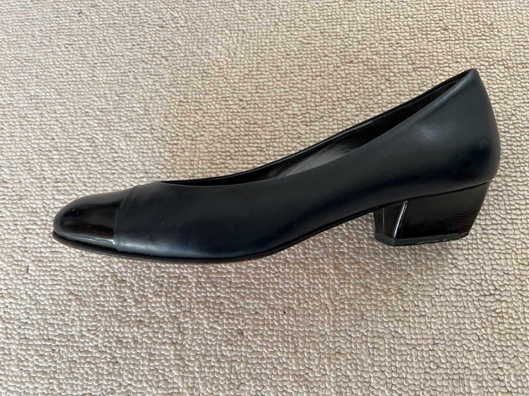 Chaussures femmes: Pumps-Schuh – D'occasion à Biel-Benken BL par efd4105 1