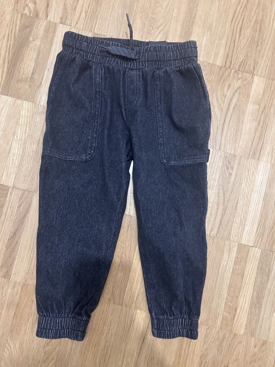 H&M Lotti & Set di vestiti: Kinder Set, Jeans+ Pullover Grösse 98/104, – Usato da St. Gallen venduto da oli_ryy9 1